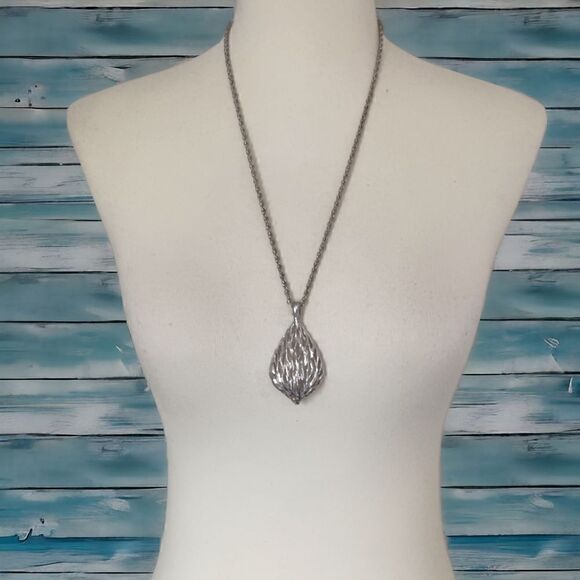 Modernist Necklace Open Work Teardrop Pendant Chunky Silver Tone Diamond Cut - Picture 1 of 16